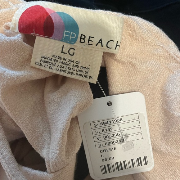 Free People Beach cover up.  Size Large.  NWT - Picture 3 of 3